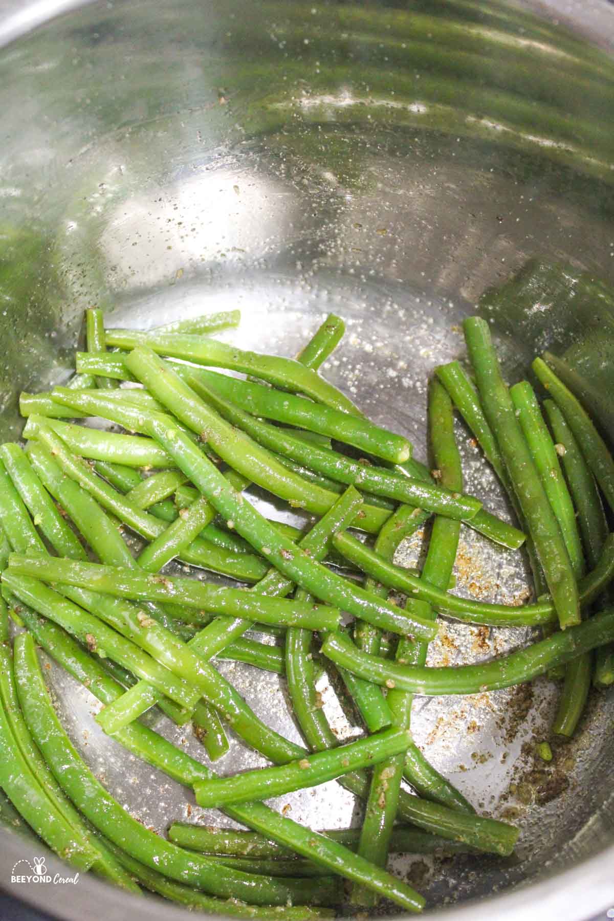 sauted green beans with seasonings in instant pot