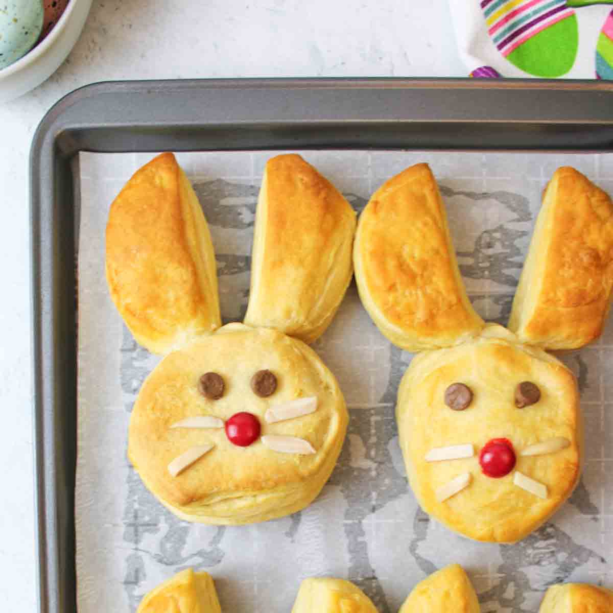 Easy Easter Bunny Biscuits - BeeyondCereal