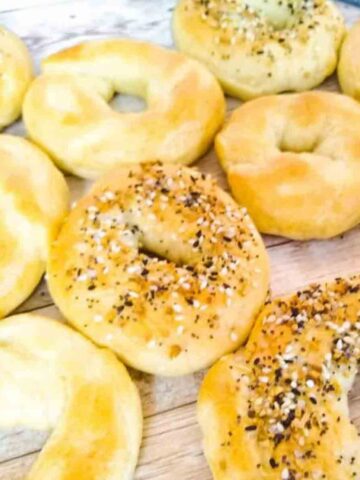 Bread Machine Bagels with and without everything bagel seasoning on top.