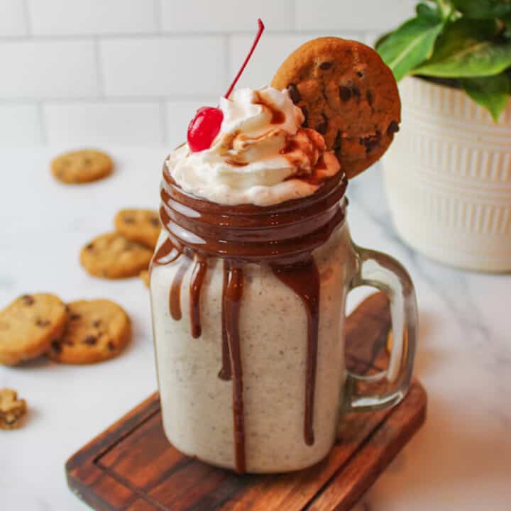Chips Ahoy Milkshake - BeeyondCereal