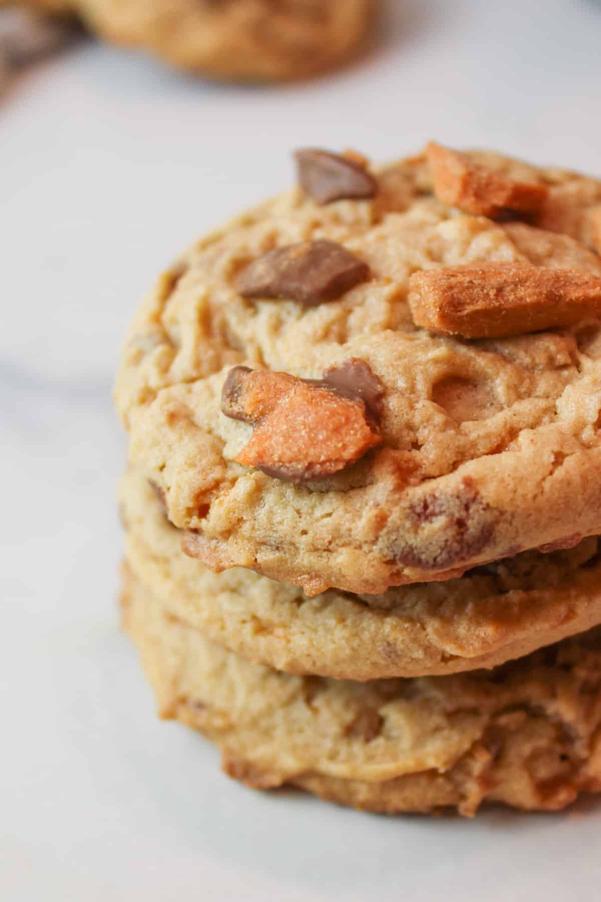 stacked butterfinger cookies